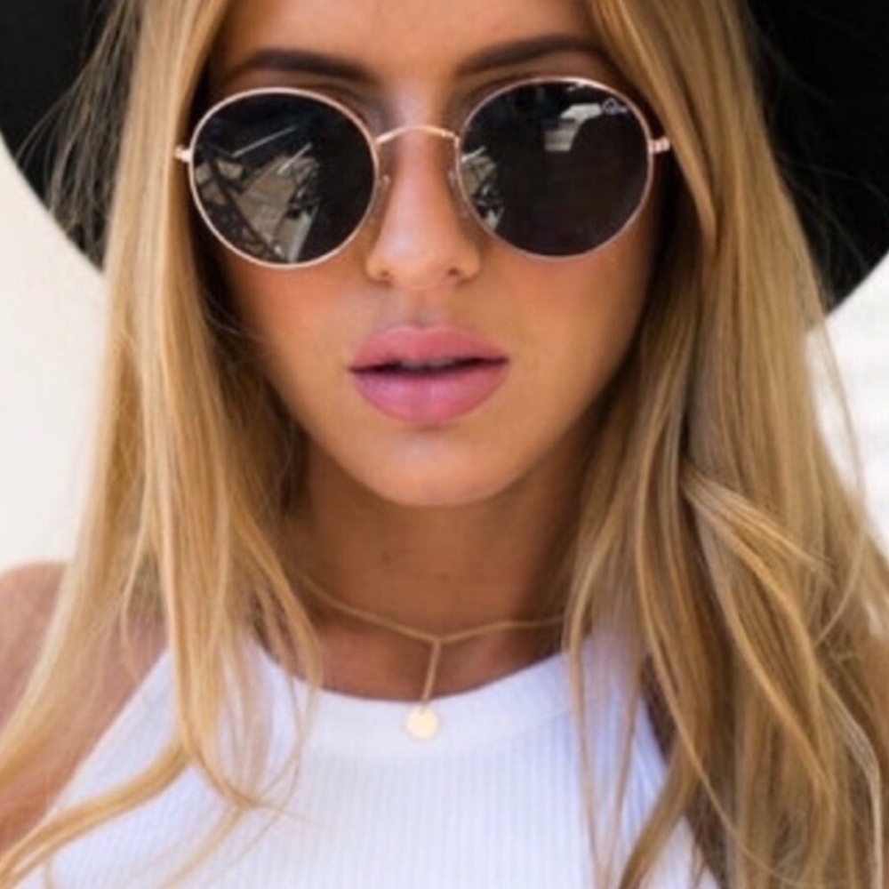 Retro Black and Gold Round  Frame Sunglasses new